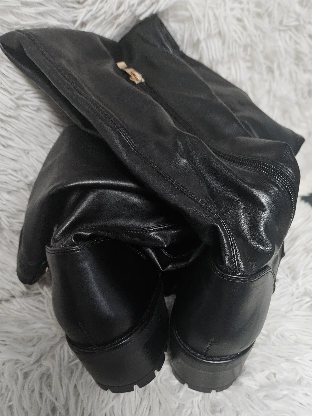 Sculpted Black Over-the-Knee Fashion Boots